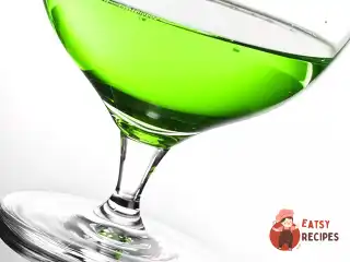 Новорічний крюшон з джином, шартрезом та ялинковою хвоєю