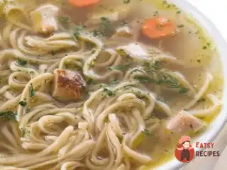 Суп з індички з яєчною локшиною