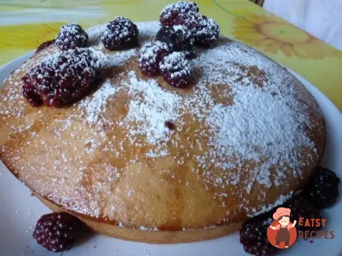 Пиріг з горіхами та ожиною