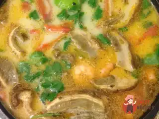 Том ям з морепродуктами