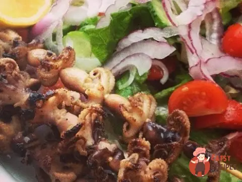 Міні восьминоги на шпажках