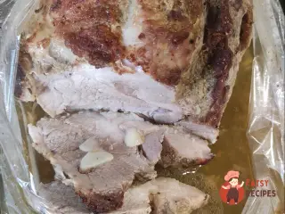 Крок 9: Буженина з часником