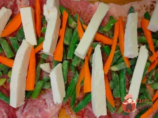 Крок 12: Свинячий рулет з овочами