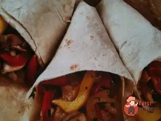 Тако з куркою та соусом сальсу