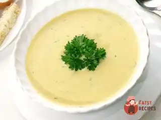 Ніжний курячий суп-пюре із сиром