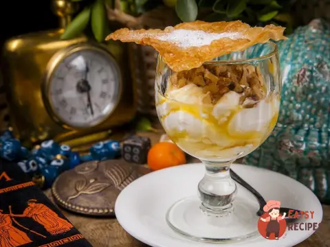 Спітіко Яурті (йогурт з медом та волоськими горіхами)