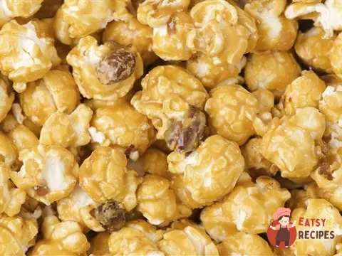 Козинаки з попкорну з кленовим сиропом та горіхами пекан
