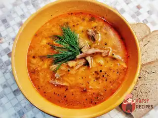 Кислі щі з гусем