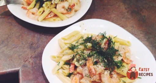 Паста з креветками у вершково-сирному соусі