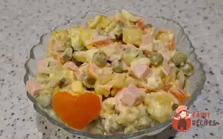 Олів'є З Ковбасою Та Зеленим Горошком