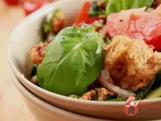 Панцанелла з базиліком