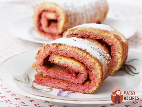 Солодкий рулет із джемом