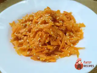 Морквяний салат із кунжутом