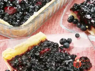 Чорничний торт з лимонною цедрою
