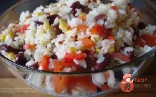Салат З Рису, Червоної Квасолі, Кукурудзи Та Помідорів Чері.