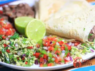 Коржики з яловичиною та овочами