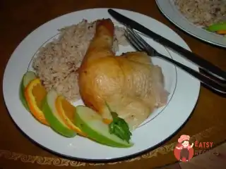 Курка в білому вині з овочами