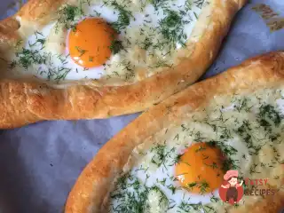 Хачапурі по-аджарськи