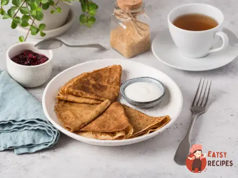 Млинці з соусом «Ягідний компот»