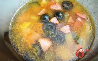 М'яСна Солянка З Маслинами