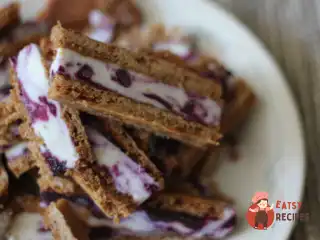 Чорничне морозиво-сендвіч