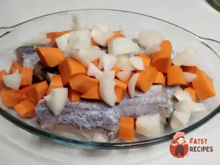 Крок 5: Мінтай з овочами у рукаві