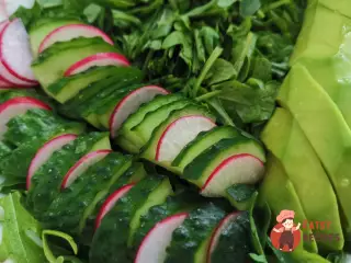 Крок 7: Салат із сьомгою та яйцем