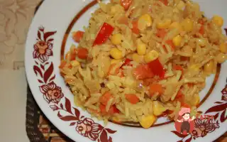 Рис З Овочами Та Консервованою Кукурудзою