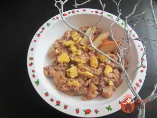 Вівсяна каша з грушею та шоколадом