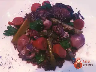 Півень (курка) у вині