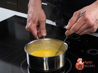 Крок 4: Павлова з лимонним курдом та малиною