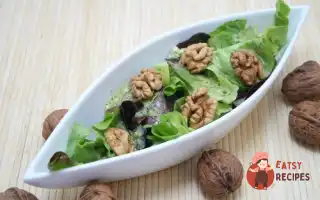 Салат З Червоним Радикьо, Волоськими Горіхами Та Грюєром