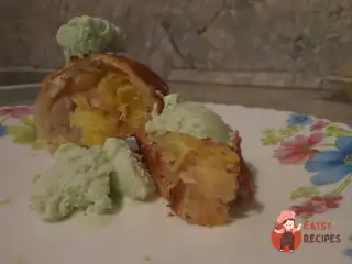 Штрудель з бананом та мандаринами