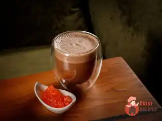 Какао з корицею та мармеладом