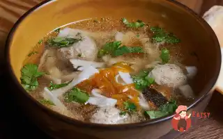 Курячий Бульйон З Локшиною Та Фрикадельками З Курки