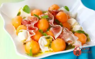 Салат З Динею, Прошутто, Козячим Сиром Та Кедровими Горішками