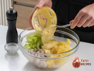 Крок 9: Салат із курки з ананасом