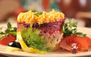 Оселедець Під Шубою З Яблуком Та Лимонним Соком