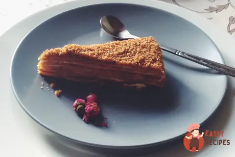 Торт "Медовик" без яєць.
