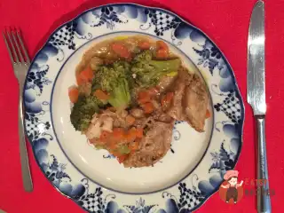 Рагу «Ткемалі» з курки з броколі