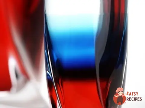 Біло-синьо-червоний напій