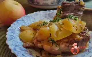 Яловичі Ребра, Тушковані З Цибулею Та Яблуками