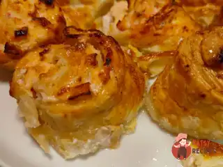 Рулетики з яблуком та сиром