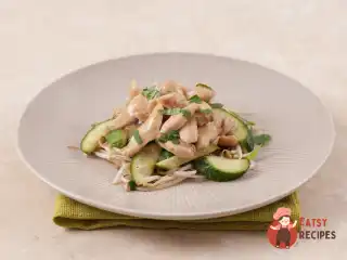 Курка з соєвими паростками по-азіатському