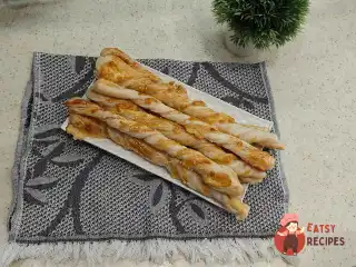 Слойовані сирні палички