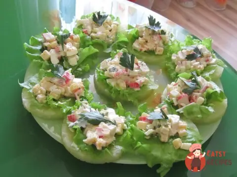 Закуска на кільцях ананасу