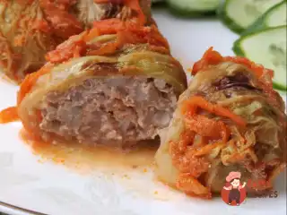 Голубці з пекінської капусти у духовці