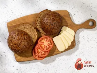 Крок 3: Сендвіч зі смаженим халумі та помідорами