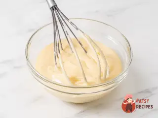 Крок 6: Шарлотка з брусницею