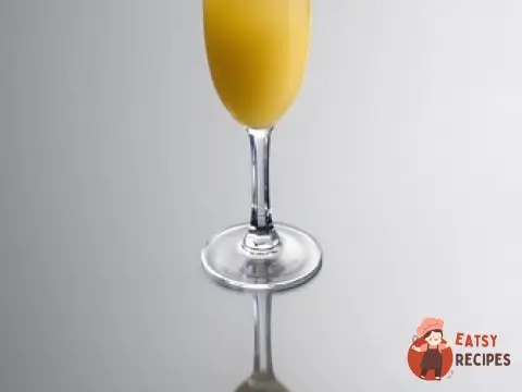 Коктейль "Касабланка" з яєчним лікером